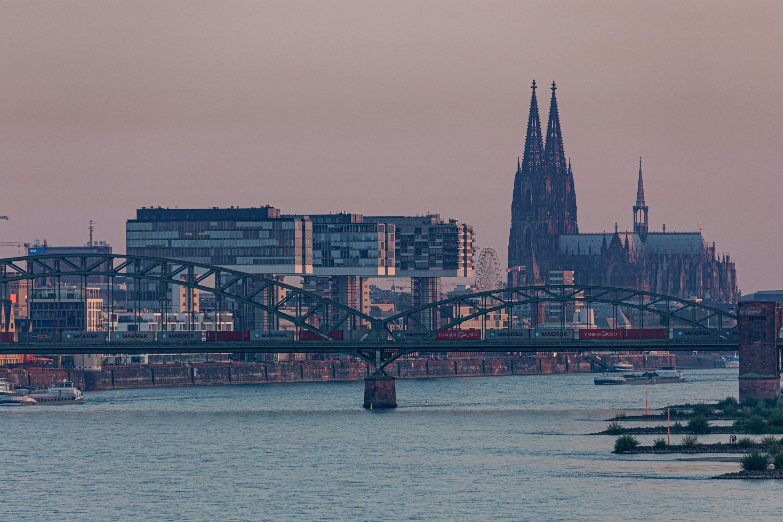 Escort Service Koeln_Koeln die Metropolie am Rhein.